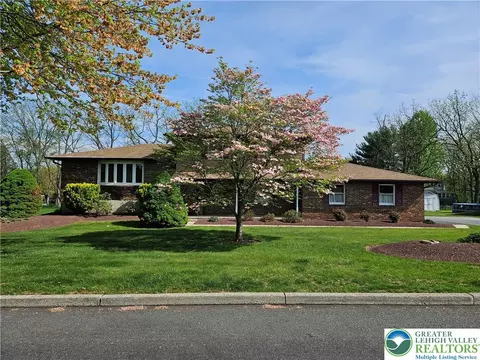 5530 Chenango Dr, Bethlehem, PA 18017