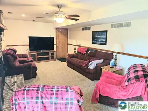 5530 Chenango Dr, Bethlehem, PA 18017 photo 17