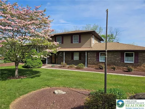 5530 Chenango Dr, Bethlehem, PA 18017 photo 3