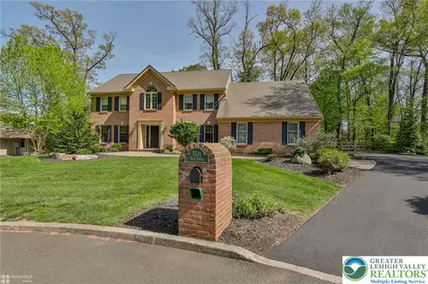 5531 Kurt Dr, Allentown, PA 18104