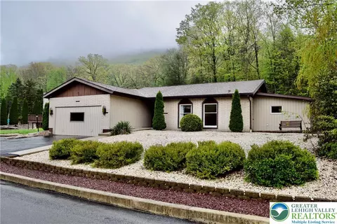 25 Park Ave, Nesquehoning, PA 18240