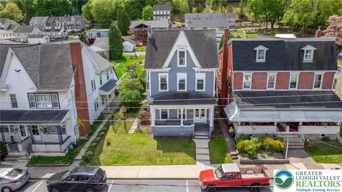 521 W Washington St, Slatington, PA 18080