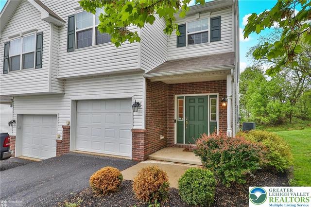 1540 Crest Park Ct, Bethlehem, PA 18015