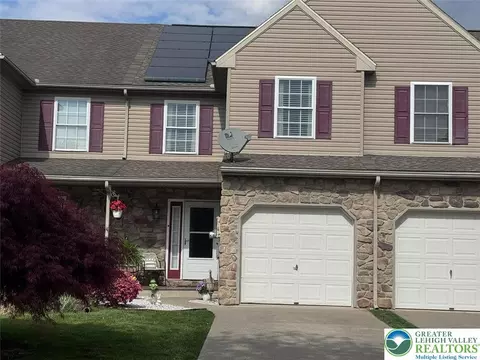 1689 Brookstone Dr, Alburtis, PA 18011
