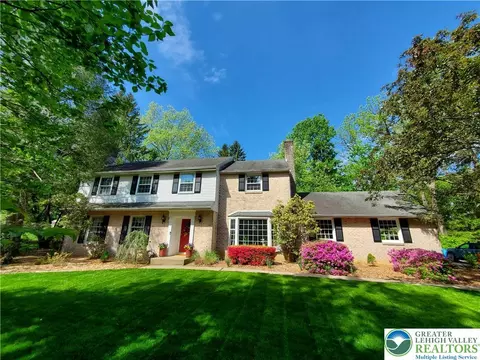 2753 Walker Pl, Bethlehem, PA 18017