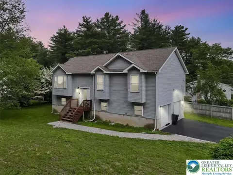 838 Cayuga Way, Stroudsburg, PA 18360