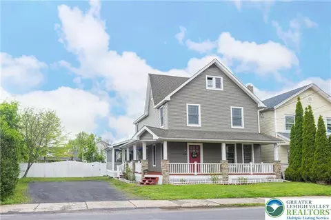 405 Keystone Ave, Peckville, PA 18452
