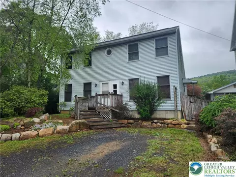 3946 Mountain View Dr, Danielsville, PA 18038