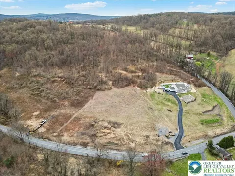 215 Stouts Vly, Williams Twp, PA 18042