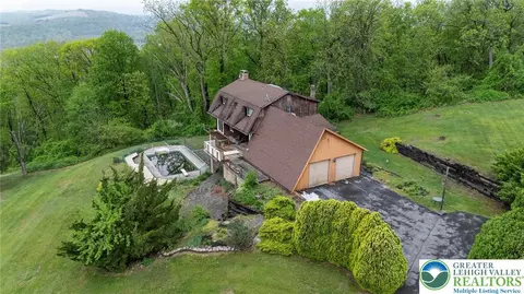 4664 Steven Ln, Walnutport, PA 18088