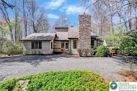 307 Long View Ln, Pocono Pines, PA 18350