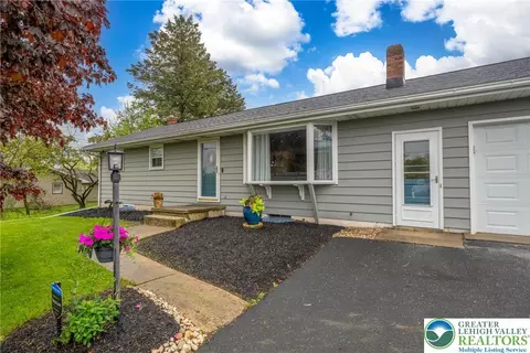 677 English Rd, Bath, PA 18014