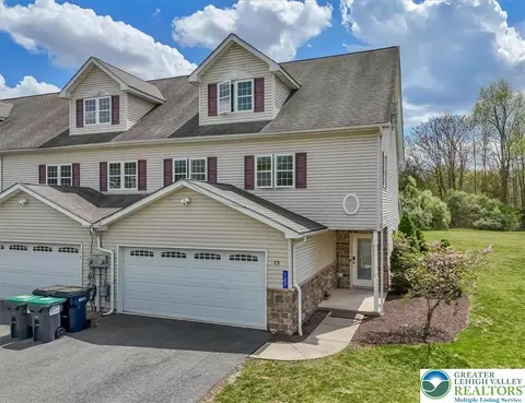 127 Sciota Garden Rd, Sciota, PA 18354 photo 2