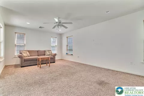 127 Sciota Garden Rd, Sciota, PA 18354 photo 11