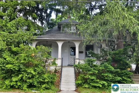 525 6th St, Fullerton, PA 18052