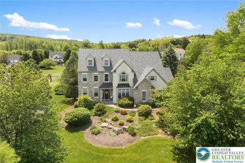 6100 Whitetail Dr, Coopersburg, PA 18036