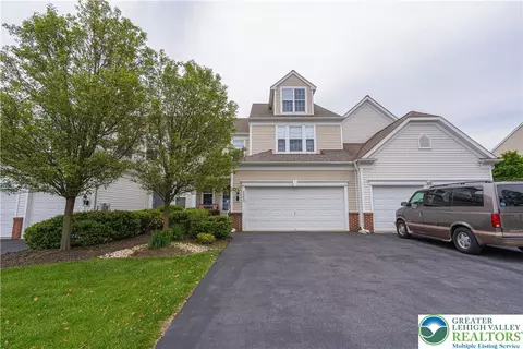 8592 Cascade Rd, Breinigsville, PA 18031