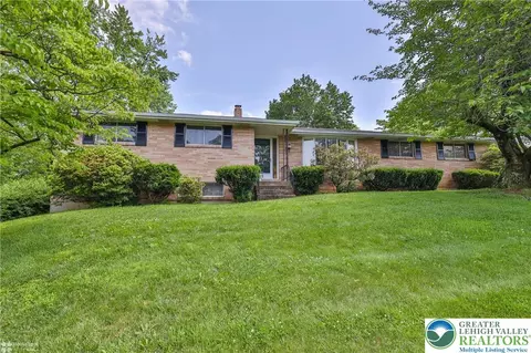 1658 Lindberg St, Bethlehem, PA 18020