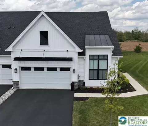 6907 Cedar Dr, Bath, PA 18014