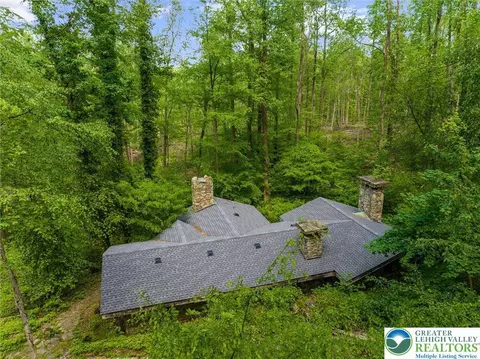 2244 Williams Church Rd, Hellertown, PA 18055