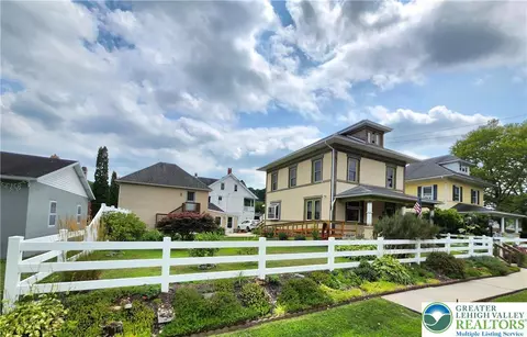 426 E Franklin St, Slatington, PA 18080