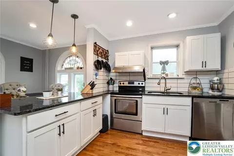 707 Alpha Rd, Wind Gap, PA 18091 photo 11