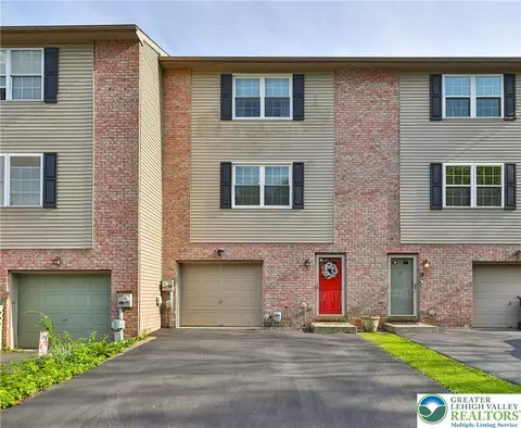 30 Cody Way, Fullerton, PA 18052