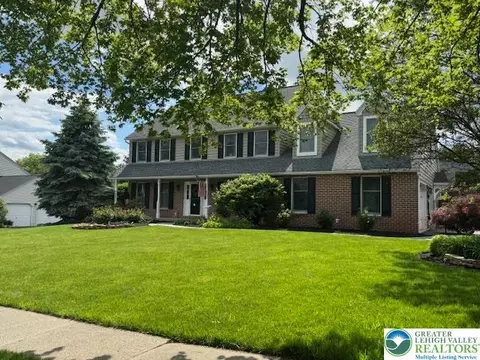 1382 Dayspring Dr, Wescosville, PA 18106