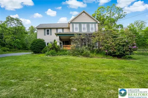 560 W Center St, Wind Gap, PA 18091