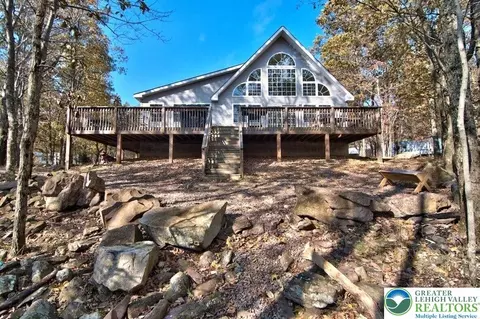 62 Chickadee Ln, Albrightsville, PA 18210