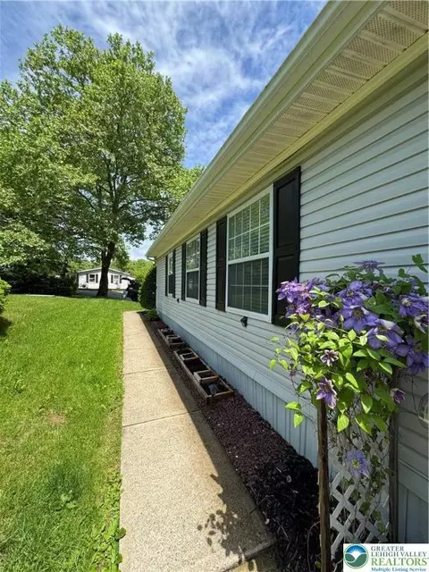 18 Springridge Rd, Bath, PA 18014 photo 5