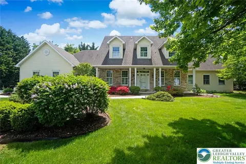 4511 Hampshire Dr, Bethlehem, PA 18017