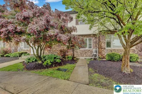 542 E Linden St, Fleetwood, PA 19522