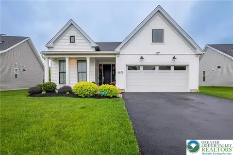6878 Tulip Ln, Butztown, PA 18017