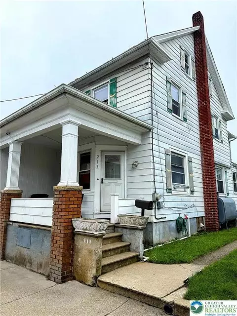 213 Main St, Pen Argyl Boro, PA 18072