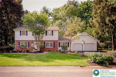 2898 Edgemont Dr, Allentown, PA 18103