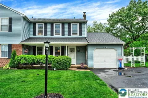 516 Woodbridge Cir, Harleysville, PA 19438