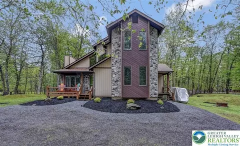 268 White Pine Dr, Pocono Lake, PA 18347