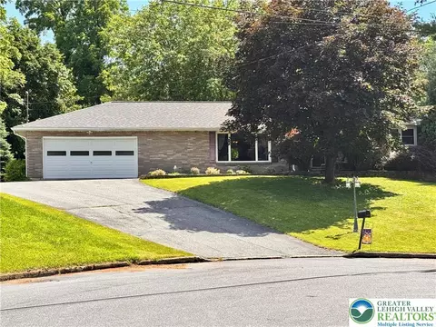 111 Nelson Ave, Forks Twp, PA 18040