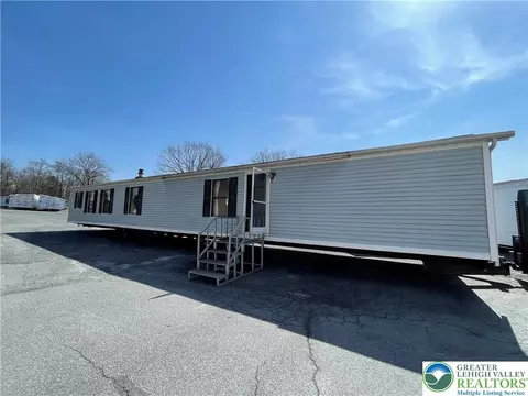 Best Avenue, Walnutport Boro, PA 18088