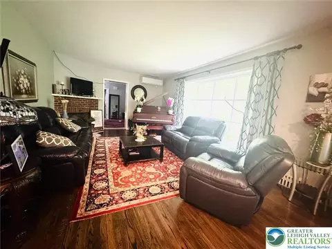 Living - 3516 Pine Ave, Reading, PA 19606 photo 1 of 2