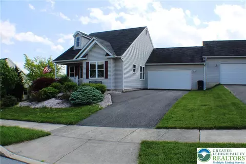 4851 Coatbridge Ln, Walnutport, PA 18088