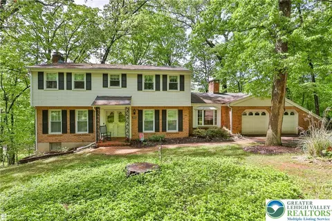 257 Bierys Bridge Rd, Bethlehem, PA 18017