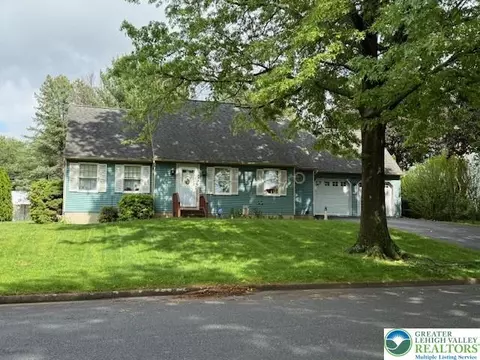 3848 Post Dr, Bethlehem, PA 18017