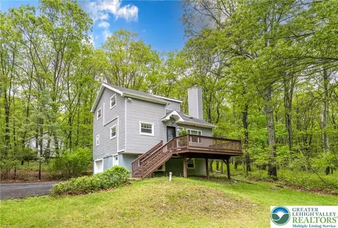 294 Matterhorn Dr, Effort, PA 18330