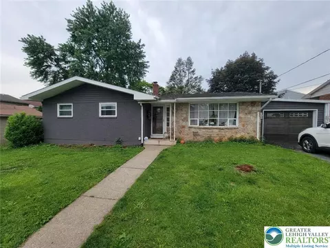 1985 Siegfried St, Bethlehem, PA 18017