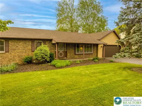 624 Buckingham Dr, Northampton, PA 18067
