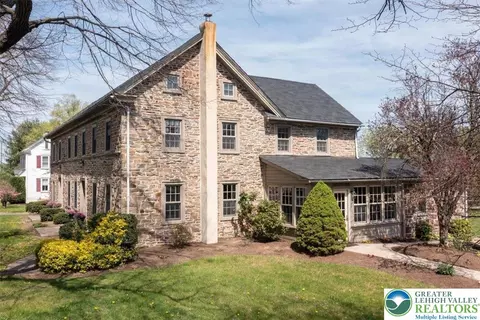 51 Cowpath Rd, Souderton, PA 18964