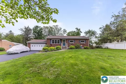 2840 Whitewood Rd, Bethlehem, PA 18017