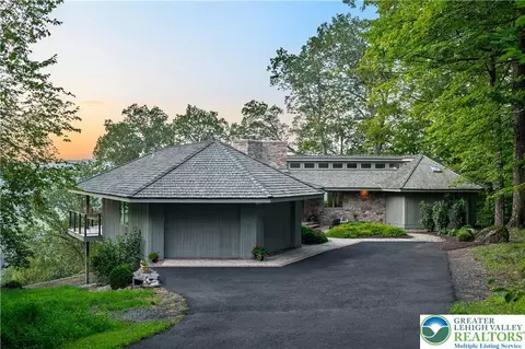 511 Center Hill Rd, Upper Black Eddy, PA 18972